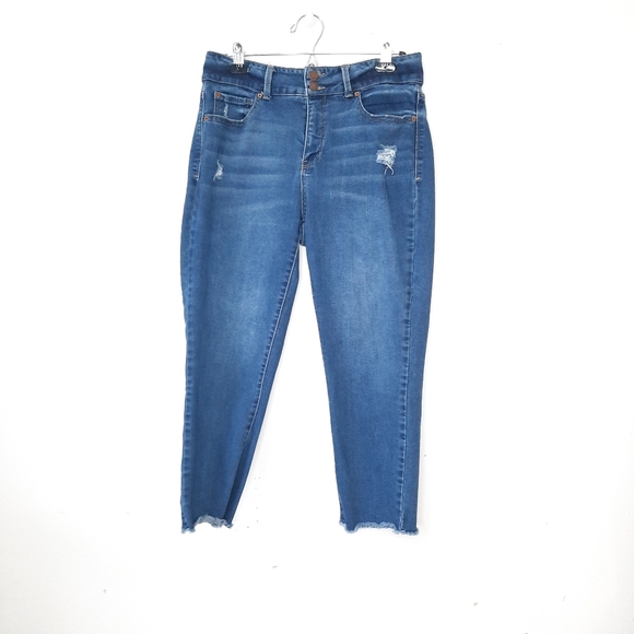 Time and Tru Distressed Straight Leg Jeans Raw Hem Womens Size 12 Stretch - Picture 14 of 14